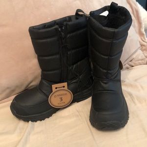 Magellan Outdoors snow/rain boots 3Y
